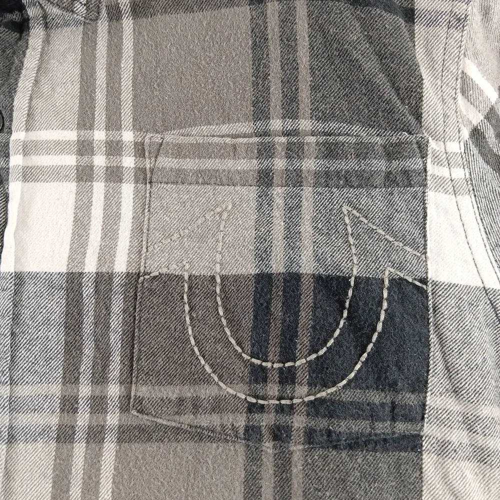 True Religion Shirt Mens Medium‎ Black Gray Plaid Button Up Long Sleeve